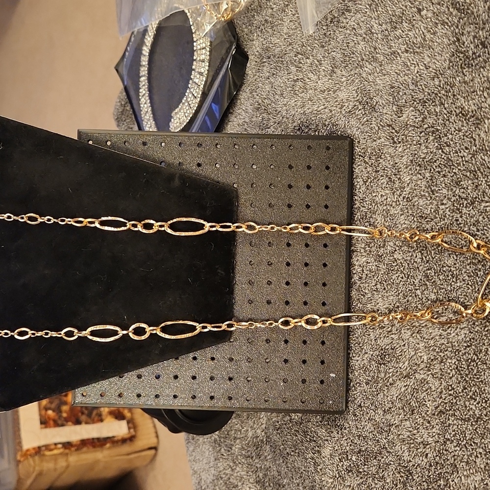 Banana Republic Gold Chain Necklace - Picture 2 of 9